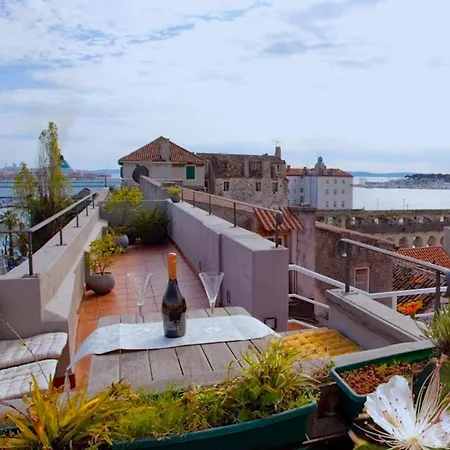 Lägenhet The Palace Collection In Centre