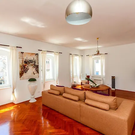 Appartement The Palace Collection In Centre *