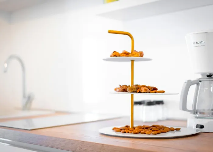 The Palace Collection In Centre Split