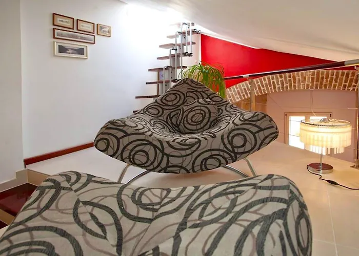 The Palace Collection In Centre