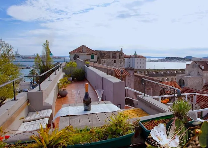 Lägenhet The Palace Collection In Centre