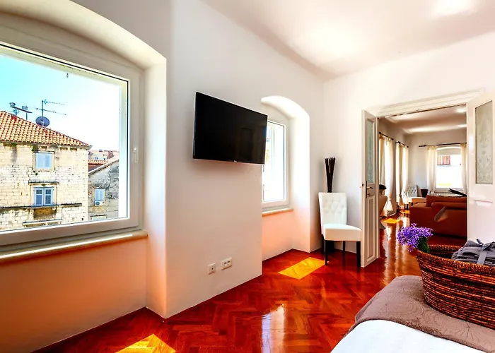 Lägenhet The Palace Collection In Centre *