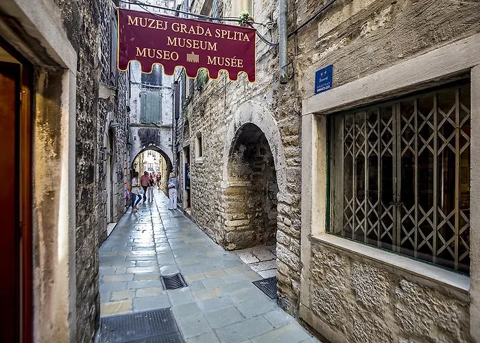 Lägenhet The Palace Collection In Centre