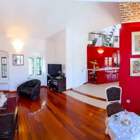 Appartement The Palace Collection In Centre Split