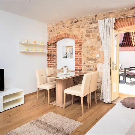 Apartman The Palace Collection In Centre Split
