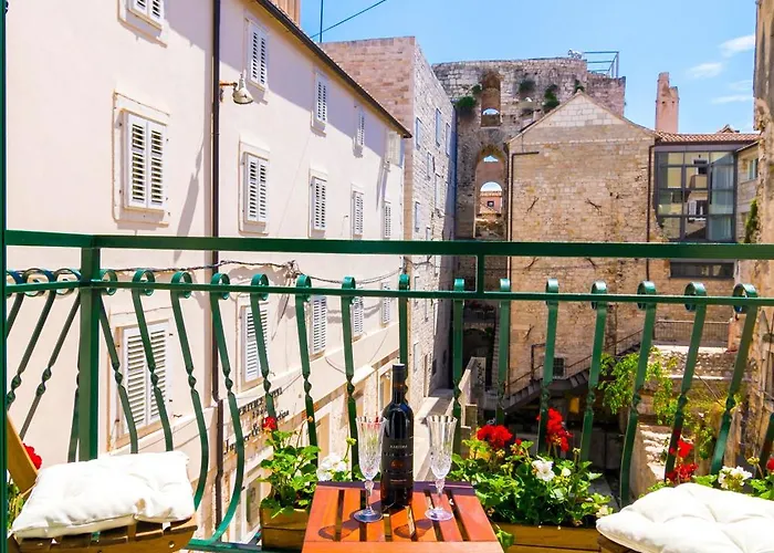 The Palace Collection In Centre Daire Split