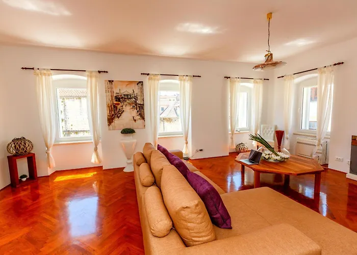 The Palace Collection In Centre Daire Split