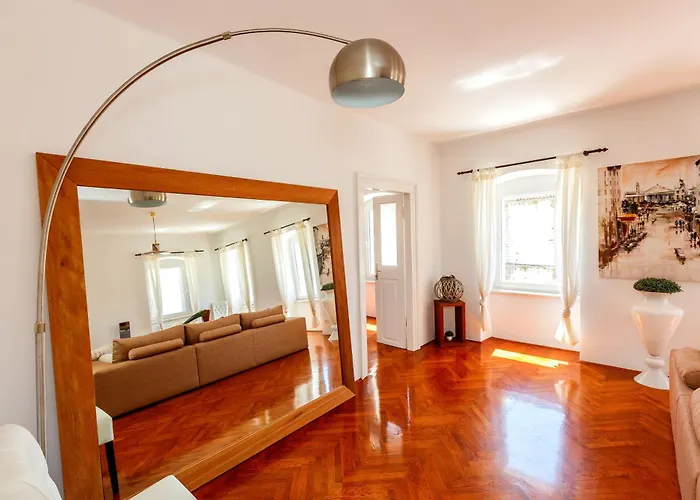 Daire The Palace Collection In Centre Split