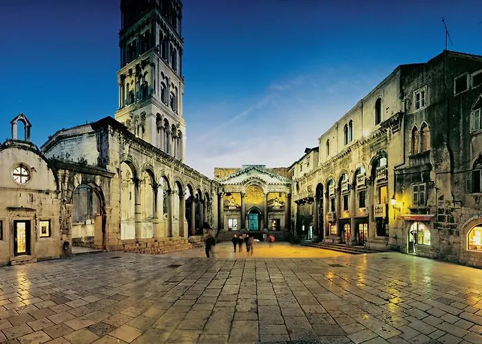 The Palace Collection In Centre